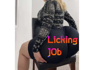 LICKING SLAVE FOR RICH WOMEN